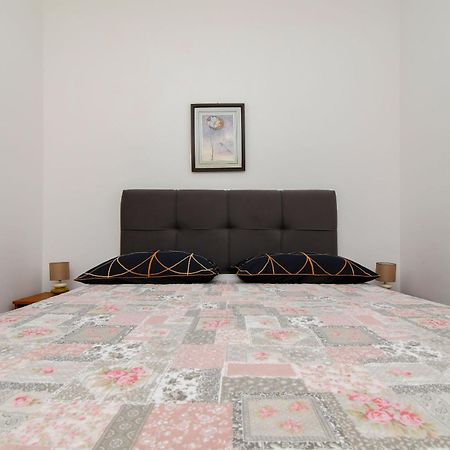 Apartments Biserka - 50 M From Beach Trogir Zewnętrze zdjęcie
