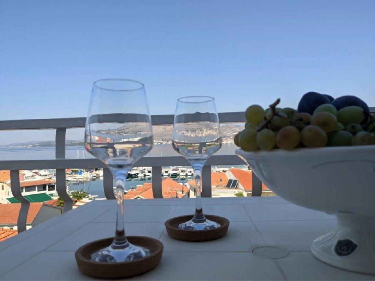 Apartments Biserka - 50 M From Beach Trogir Zewnętrze zdjęcie