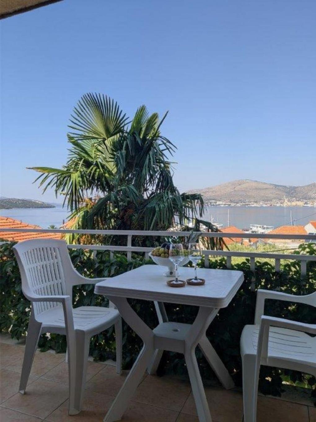 Apartments Biserka - 50 M From Beach Trogir Zewnętrze zdjęcie