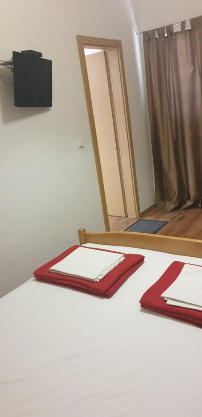 Apartments Biserka - 50 M From Beach Trogir Zewnętrze zdjęcie