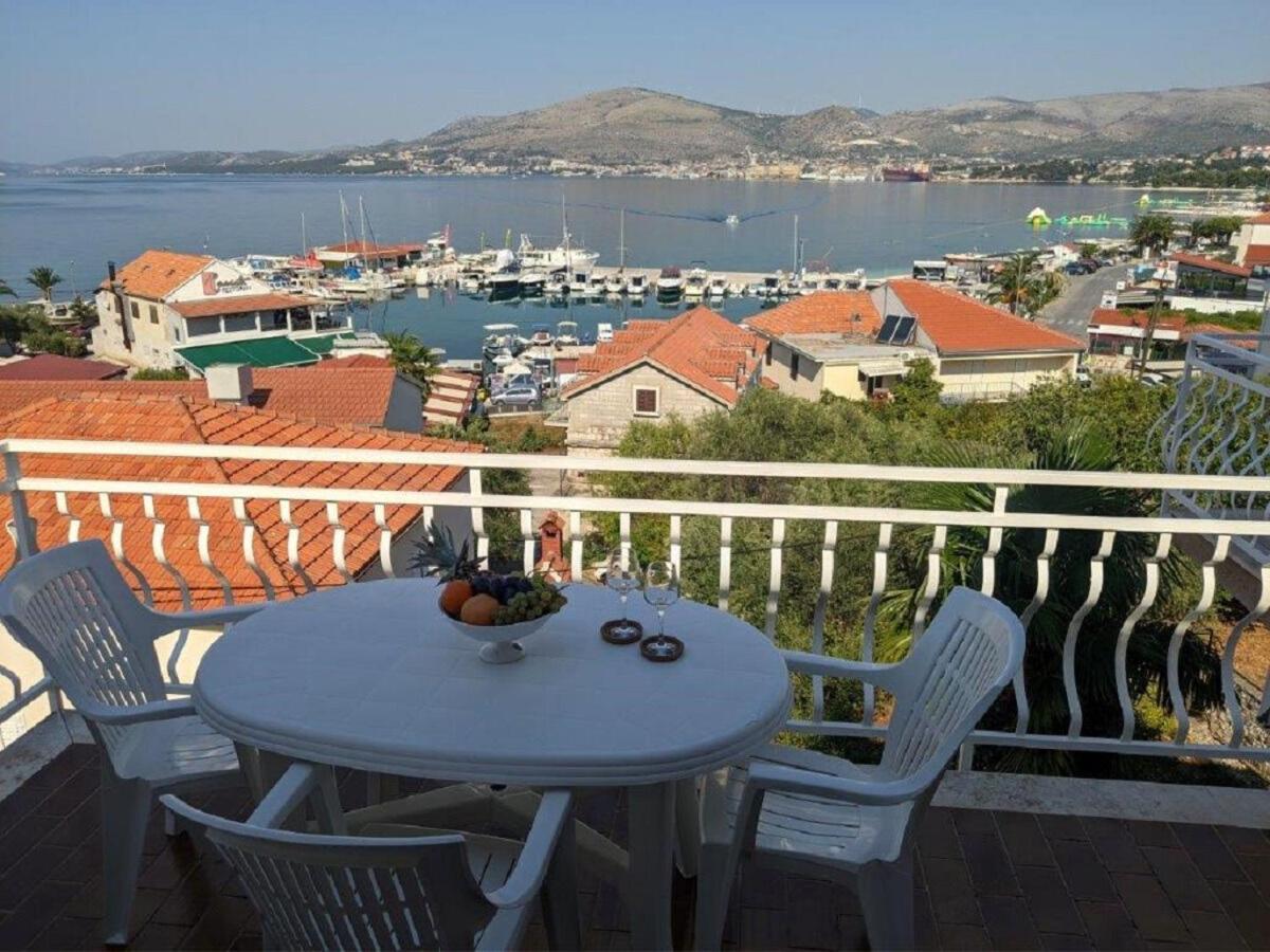 Apartments Biserka - 50 M From Beach Trogir Zewnętrze zdjęcie