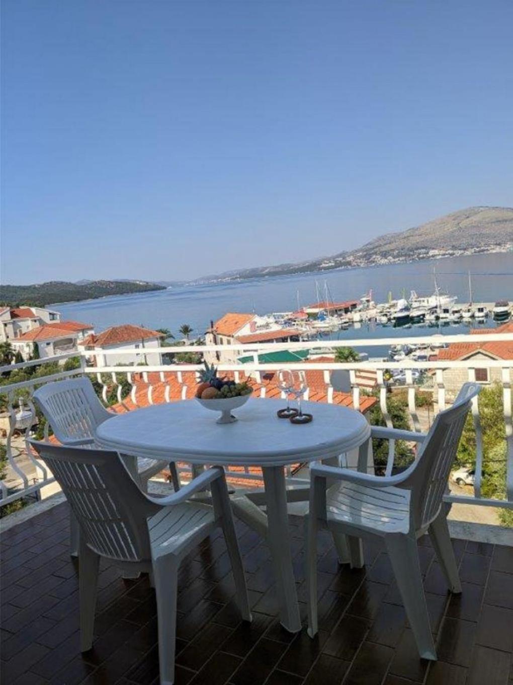 Apartments Biserka - 50 M From Beach Trogir Zewnętrze zdjęcie