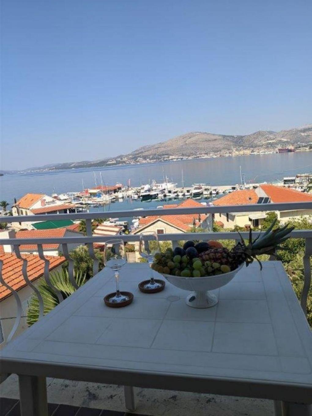 Apartments Biserka - 50 M From Beach Trogir Zewnętrze zdjęcie