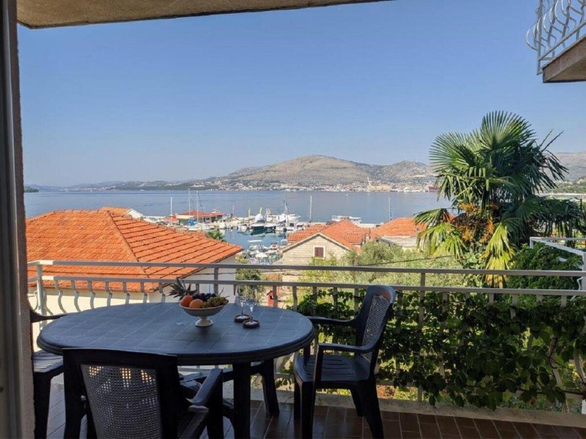 Apartments Biserka - 50 M From Beach Trogir Zewnętrze zdjęcie
