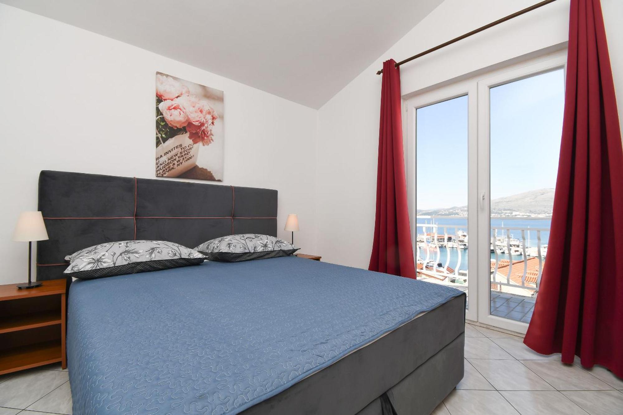Apartments Biserka - 50 M From Beach Trogir Zewnętrze zdjęcie