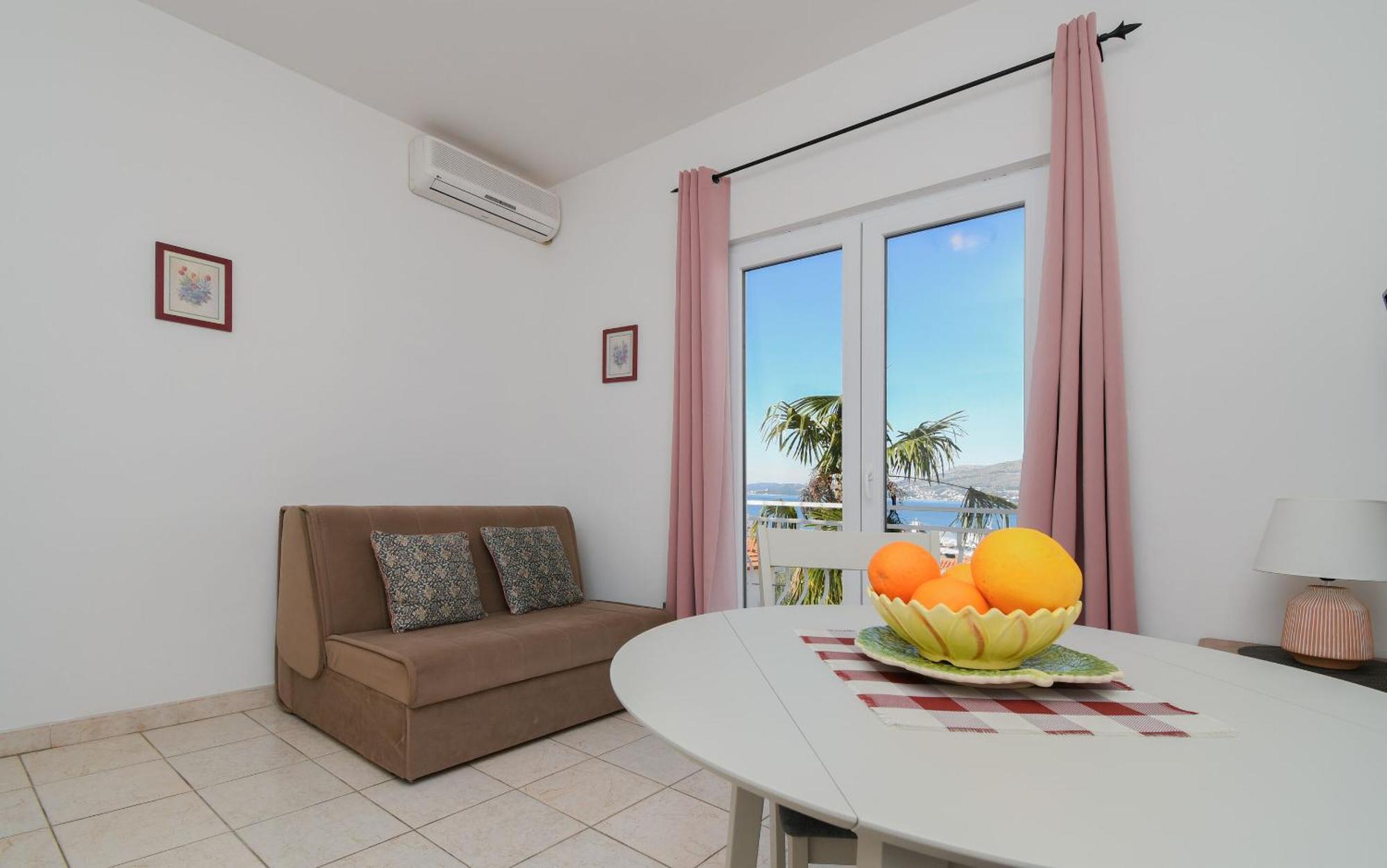 Apartments Biserka - 50 M From Beach Trogir Zewnętrze zdjęcie