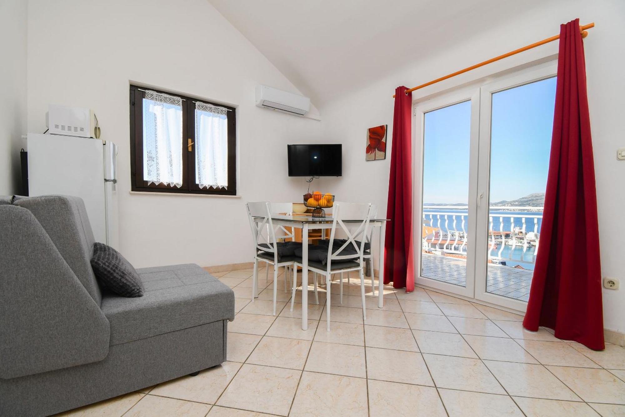 Apartments Biserka - 50 M From Beach Trogir Zewnętrze zdjęcie