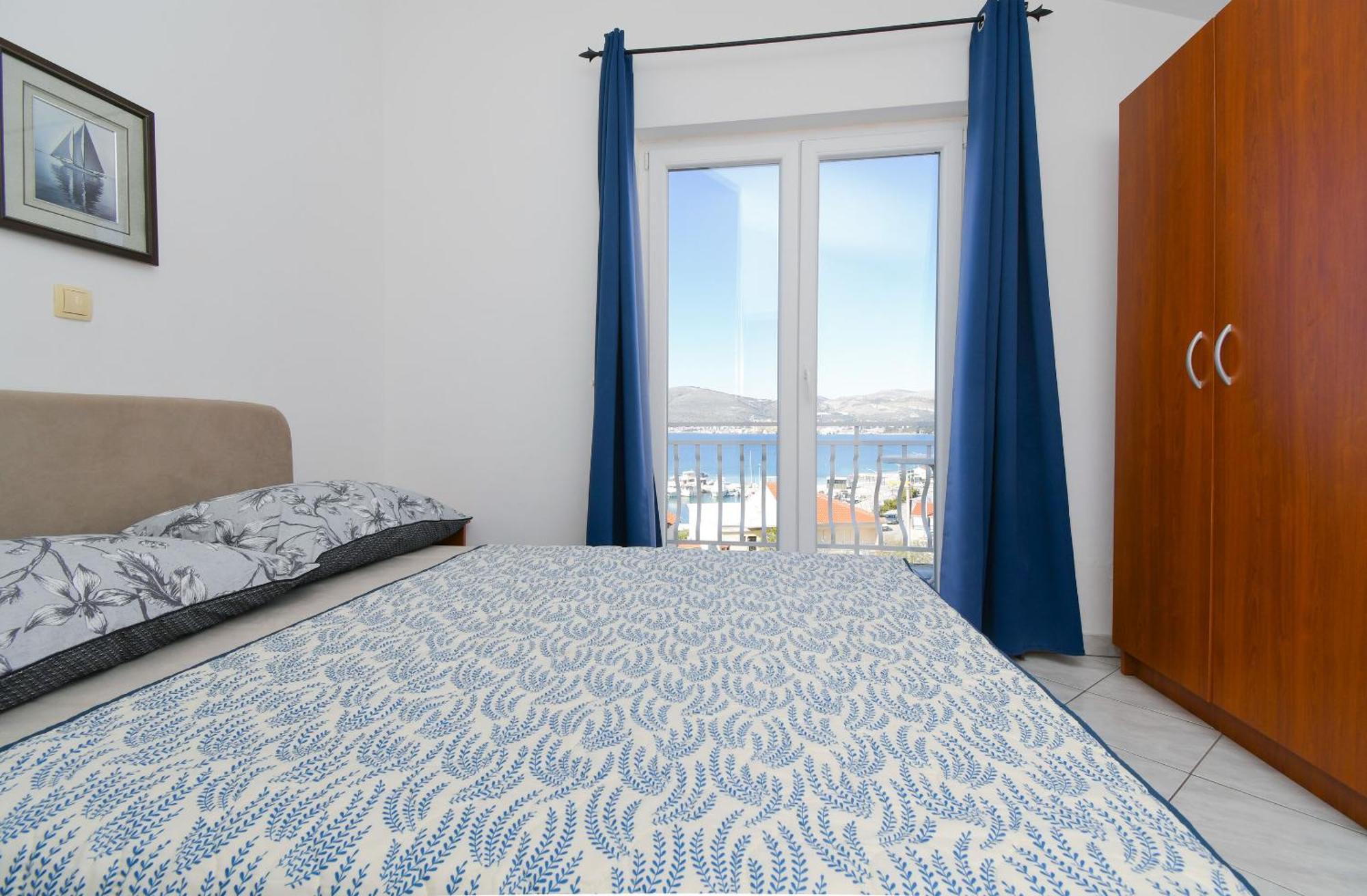 Apartments Biserka - 50 M From Beach Trogir Zewnętrze zdjęcie