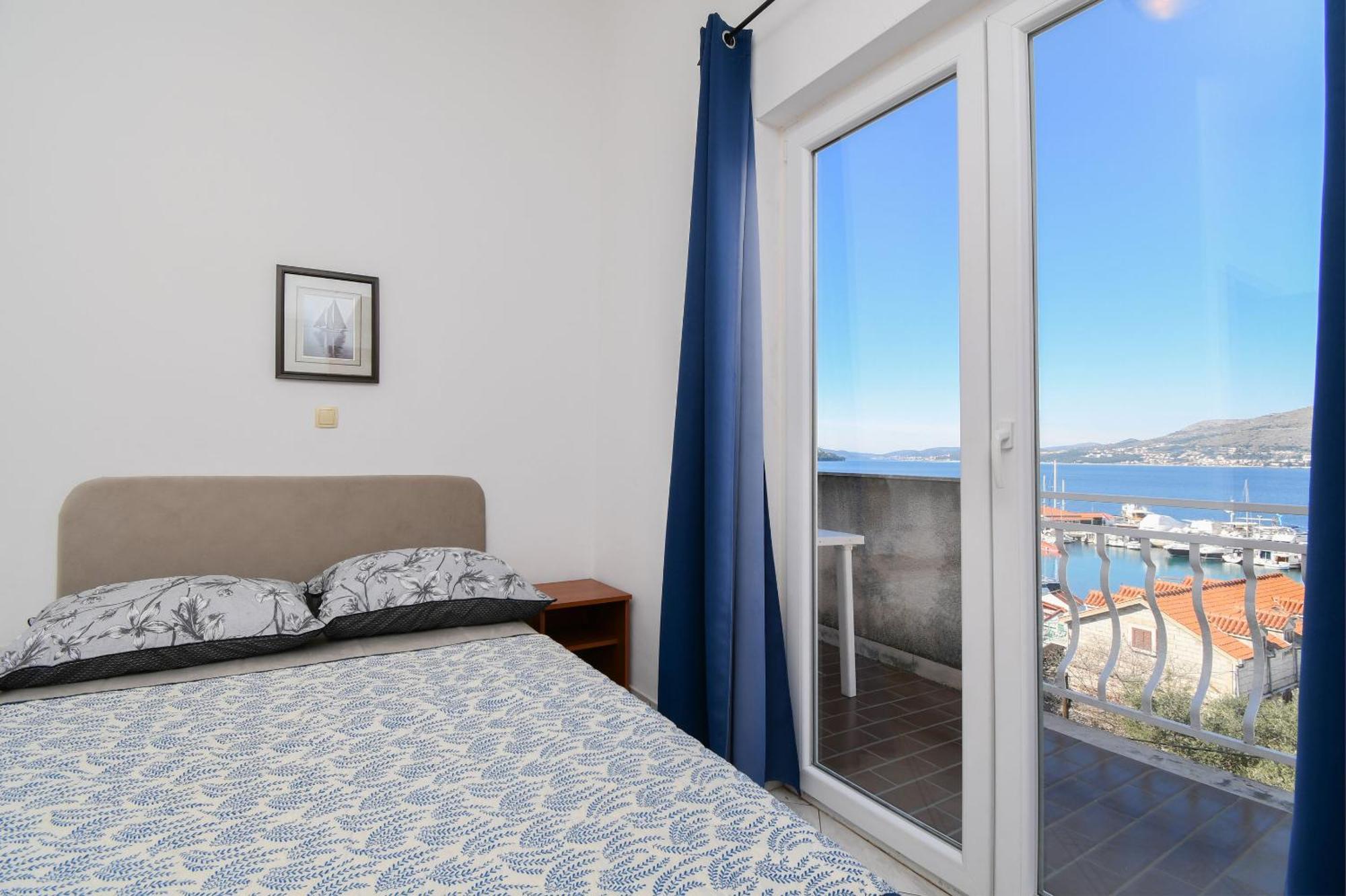 Apartments Biserka - 50 M From Beach Trogir Zewnętrze zdjęcie