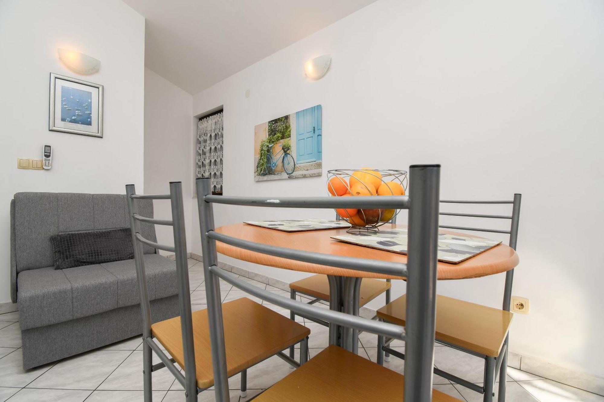 Apartments Biserka - 50 M From Beach Trogir Zewnętrze zdjęcie