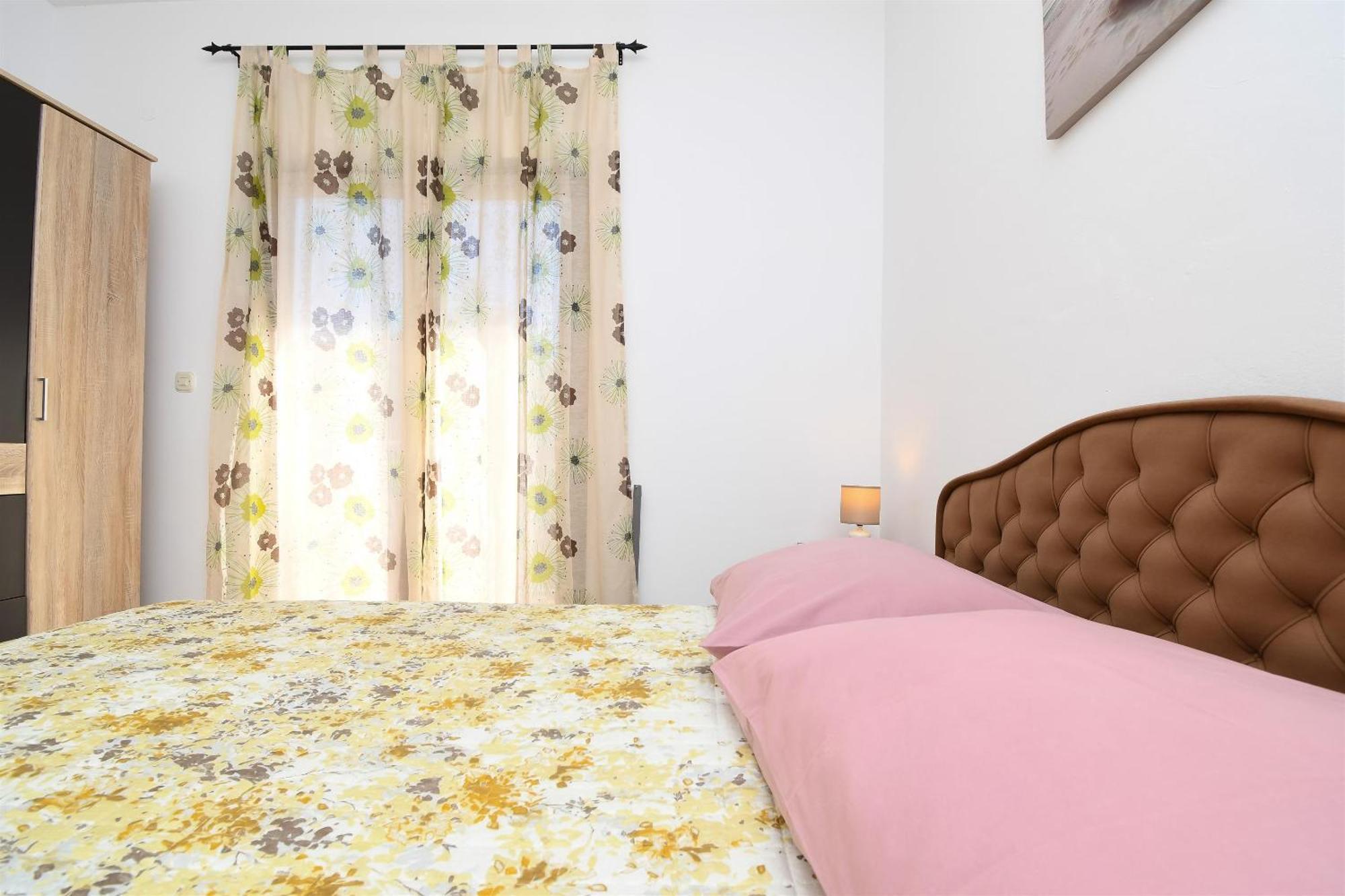 Apartments Biserka - 50 M From Beach Trogir Zewnętrze zdjęcie
