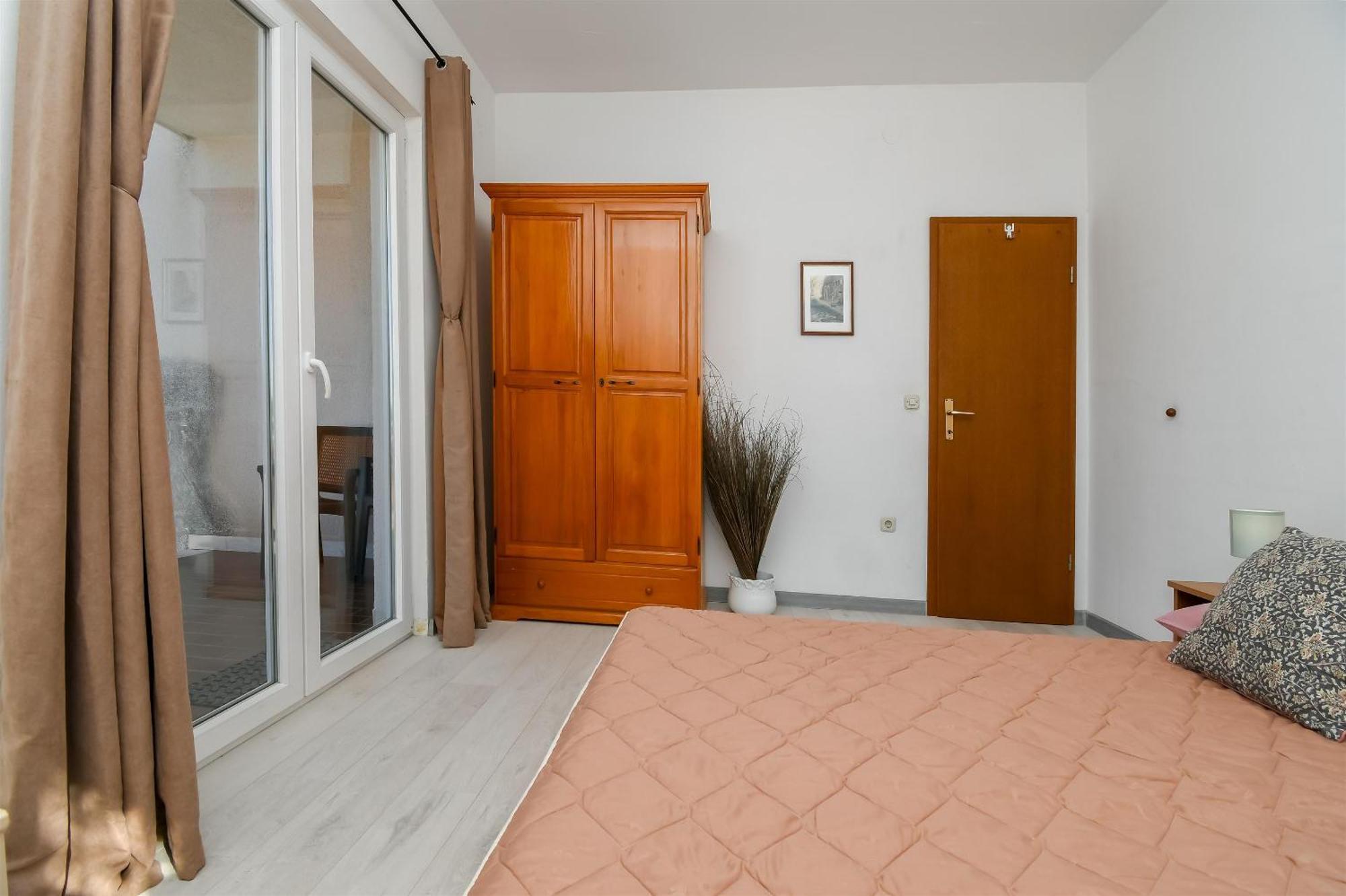 Apartments Biserka - 50 M From Beach Trogir Zewnętrze zdjęcie