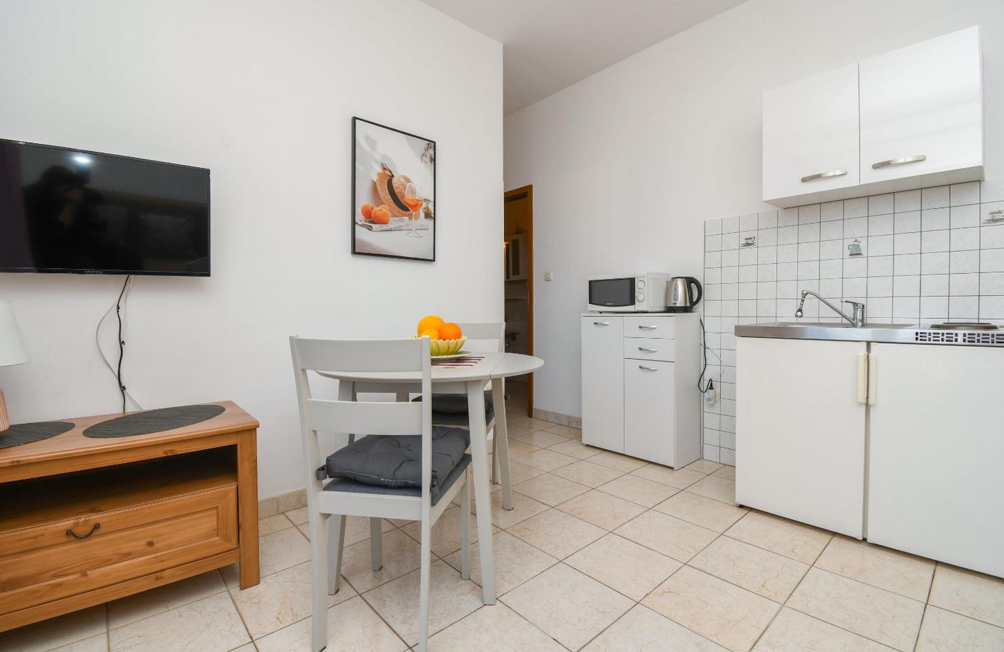 Apartments Biserka - 50 M From Beach Trogir Zewnętrze zdjęcie